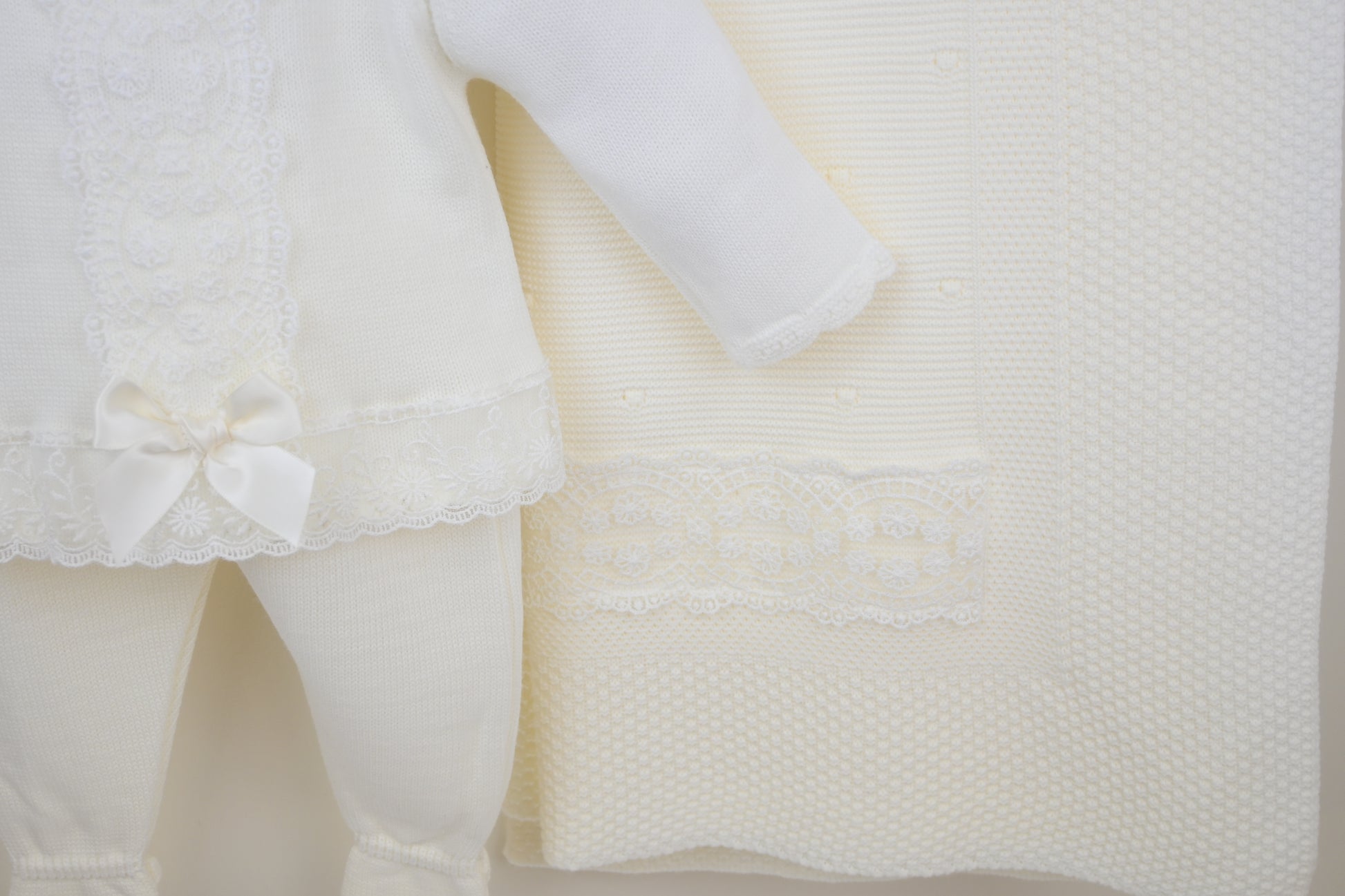 Pex Florence Shawl Ivory With Two Piece