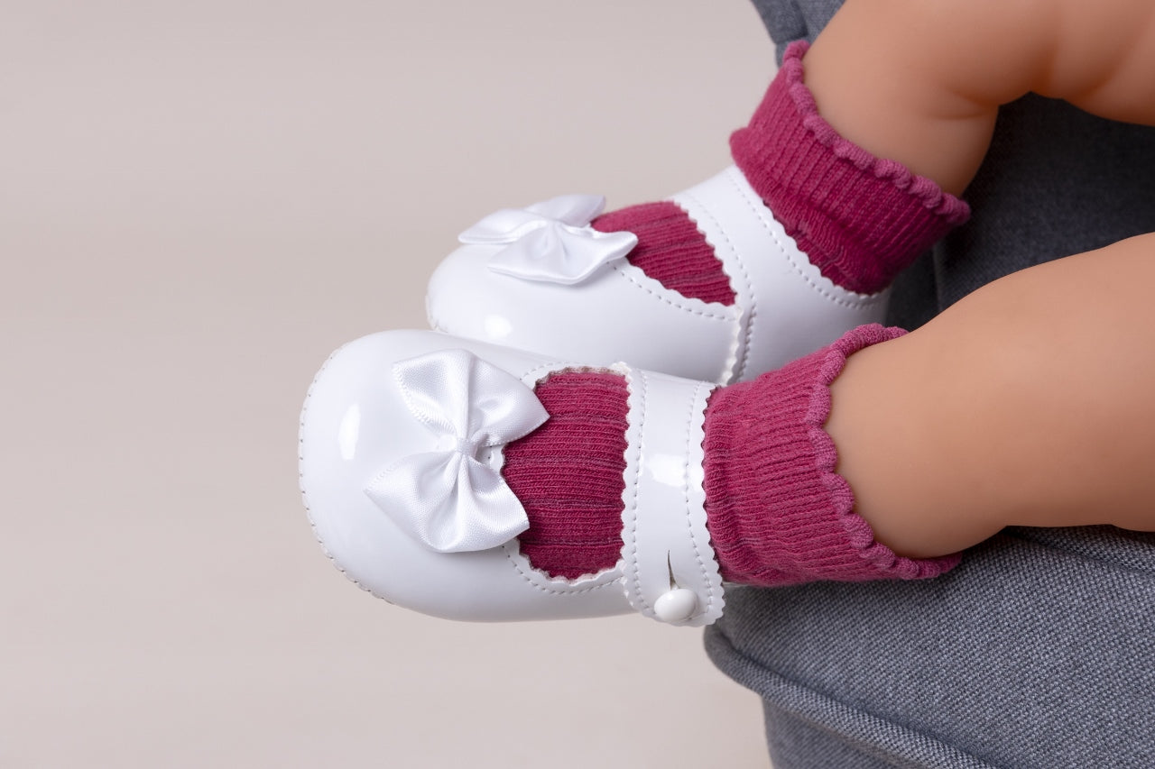 Early Days Baypod Girls Pram Shoe White Patent B604